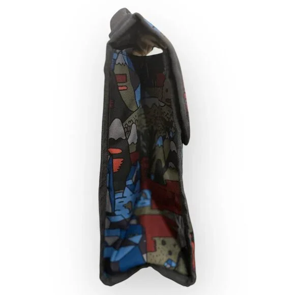 Burton Snowboards Insulated Lunch Bag Forest Print - Small Puncture on Interior - Picture 14 of 16